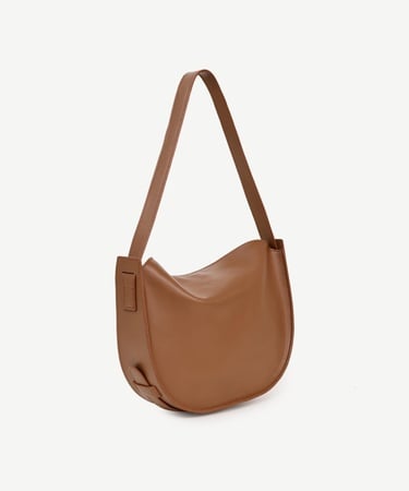  YARGICI Yarım Ay Formlu Omuz Çantası