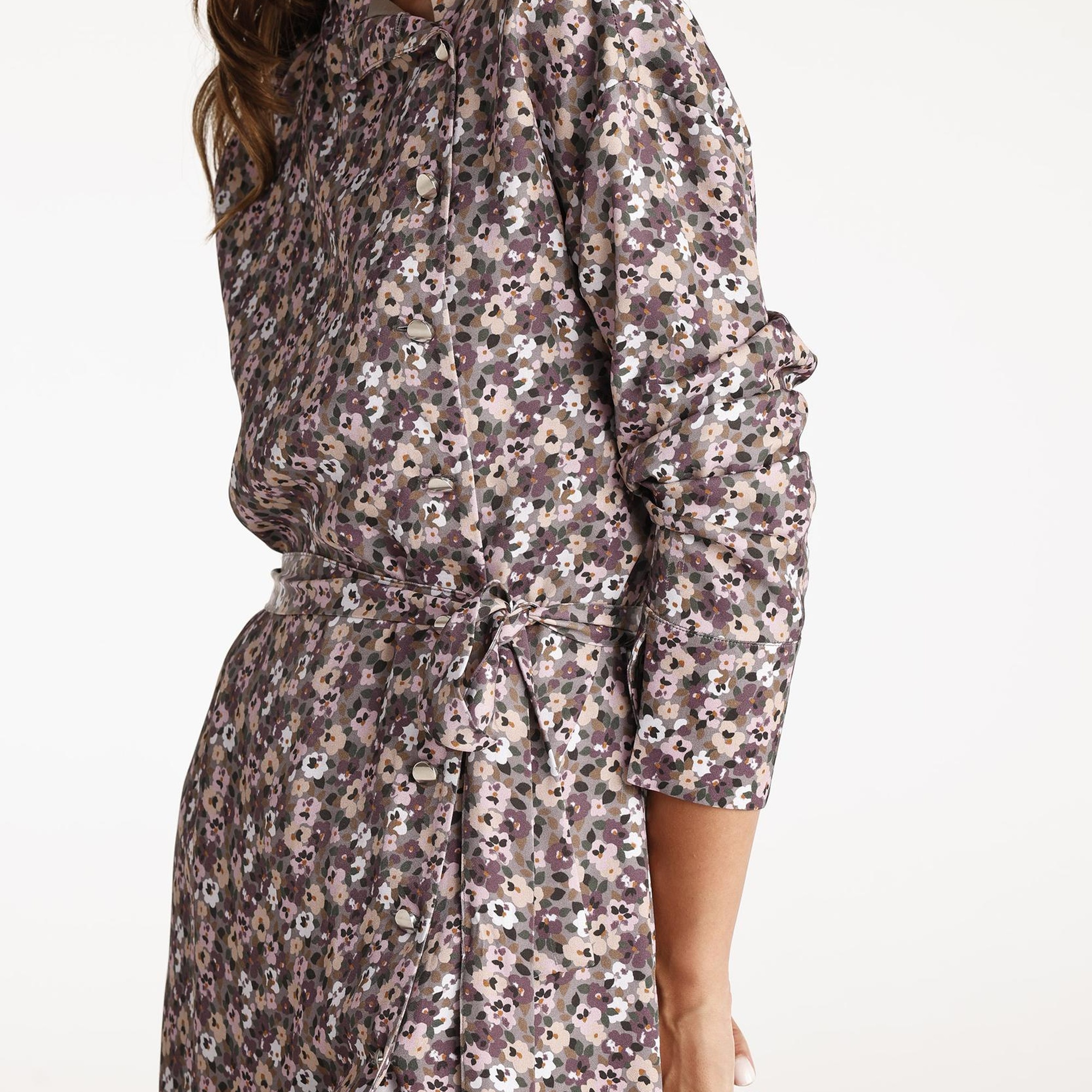 YARGICI Yüksek Yaka Kuşalı Uzun Kollu Midi Boy Elbise