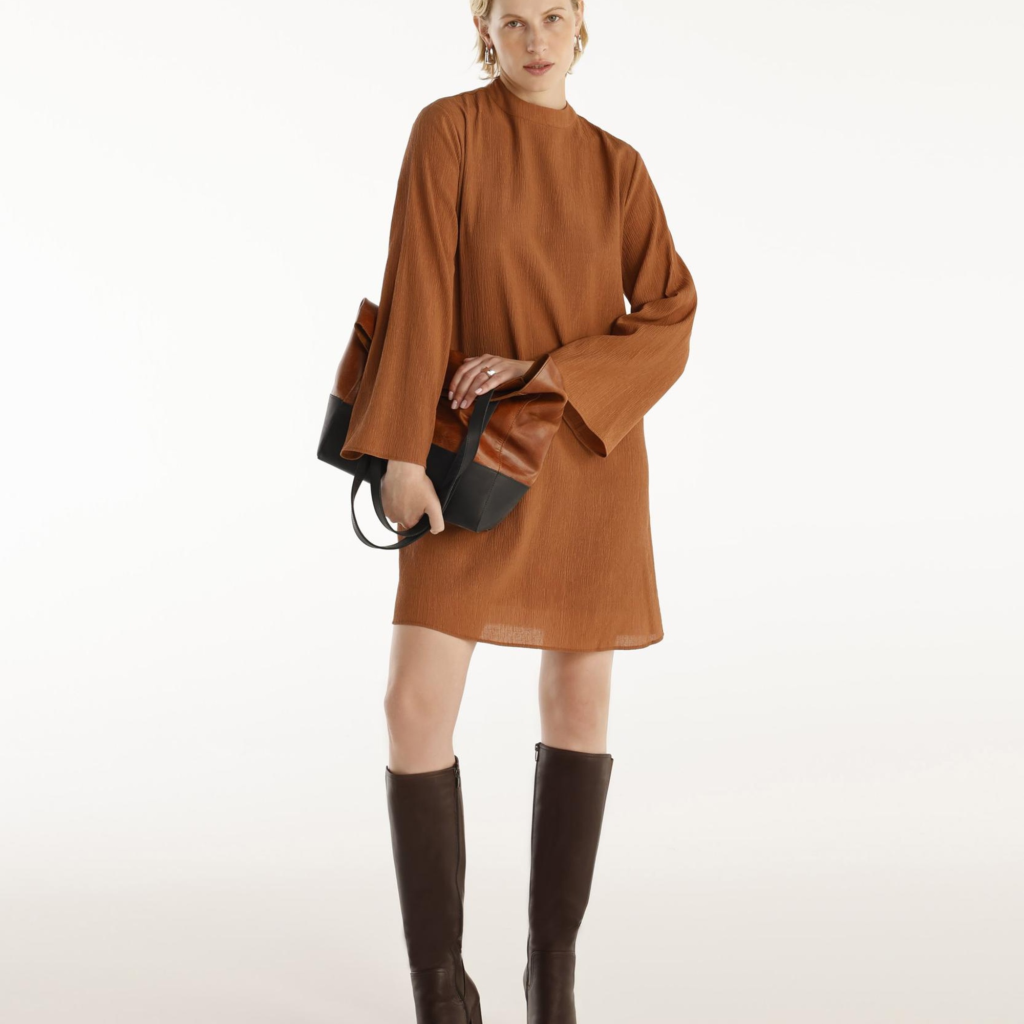 YARGICI Bisiklet Yaka Uzun Kollu Kısa Elbise