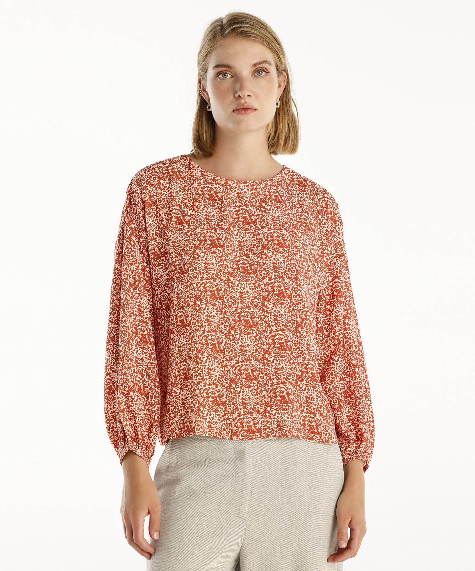  YARGICI Arka Detaylı Bluz