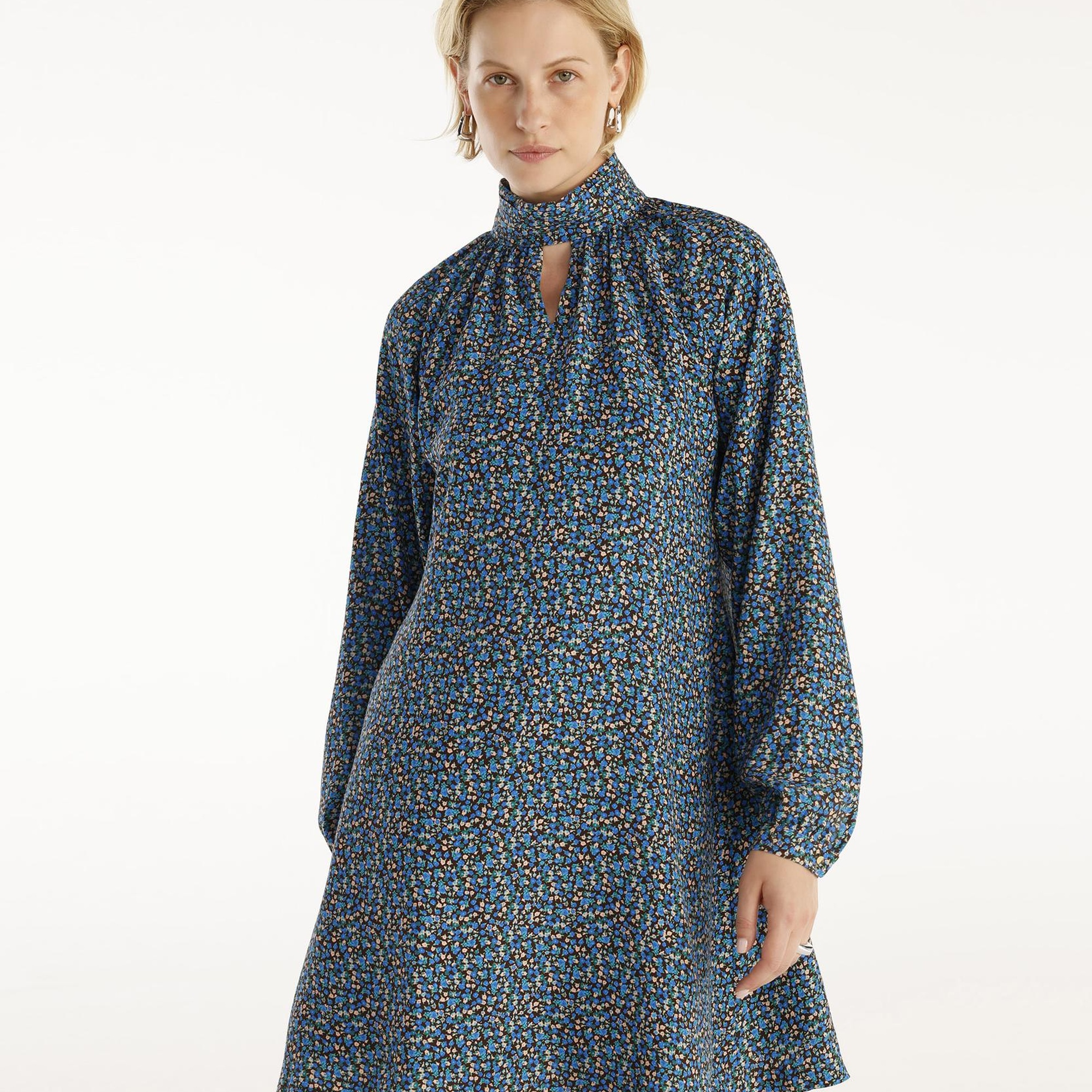 YARGICI Yakası Pliseli Uzun Balon Kollu Kısa Elbise