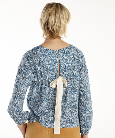  YARGICI Arka Detaylı Bluz