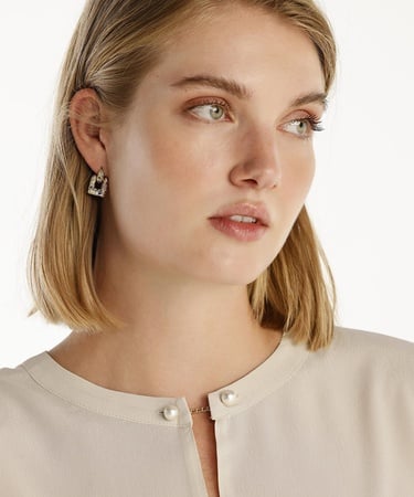  YARGICI Yaka Detaylı Bluz