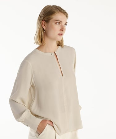  YARGICI Yaka Detaylı Bluz