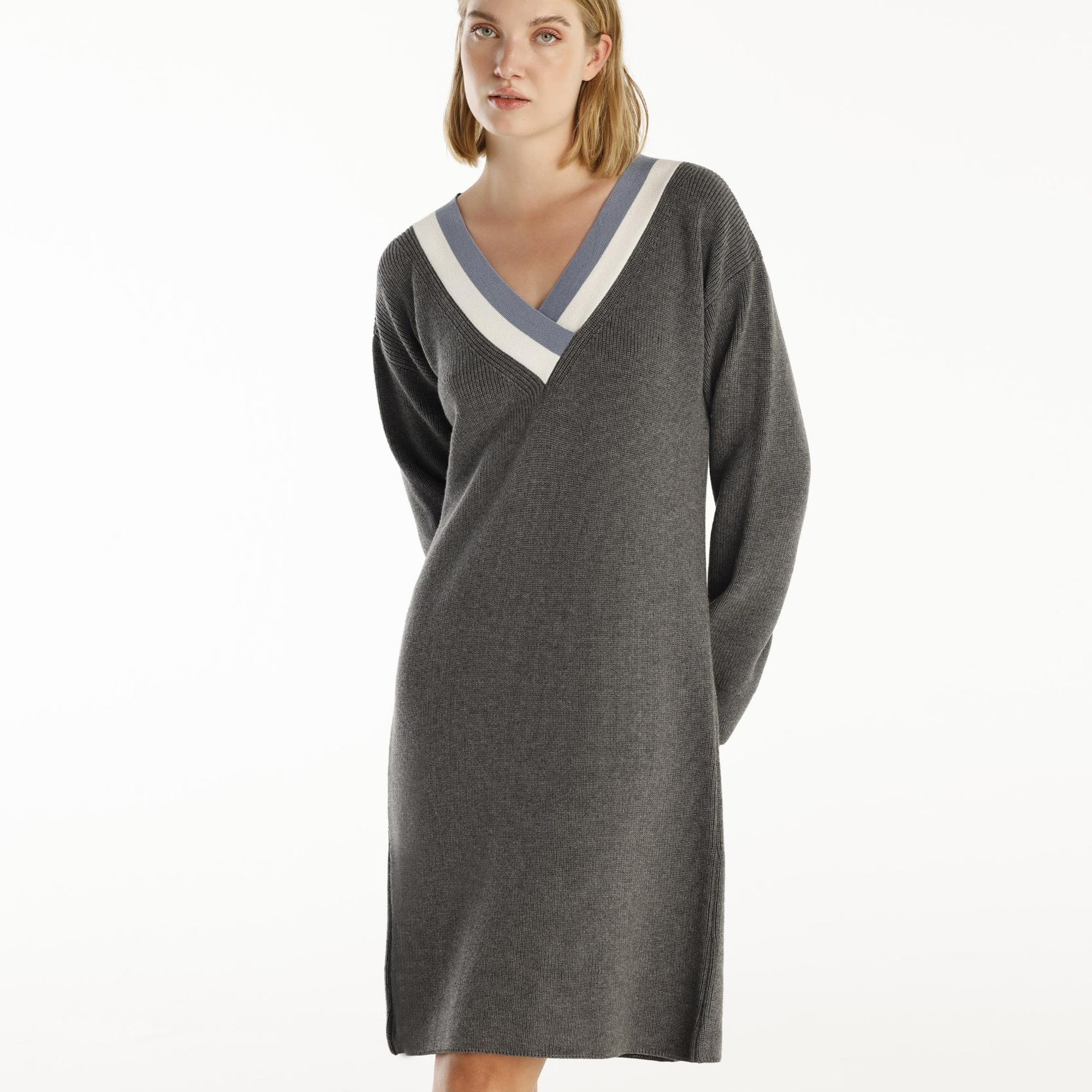 YARGICI V-Yakalı Triko Elbise