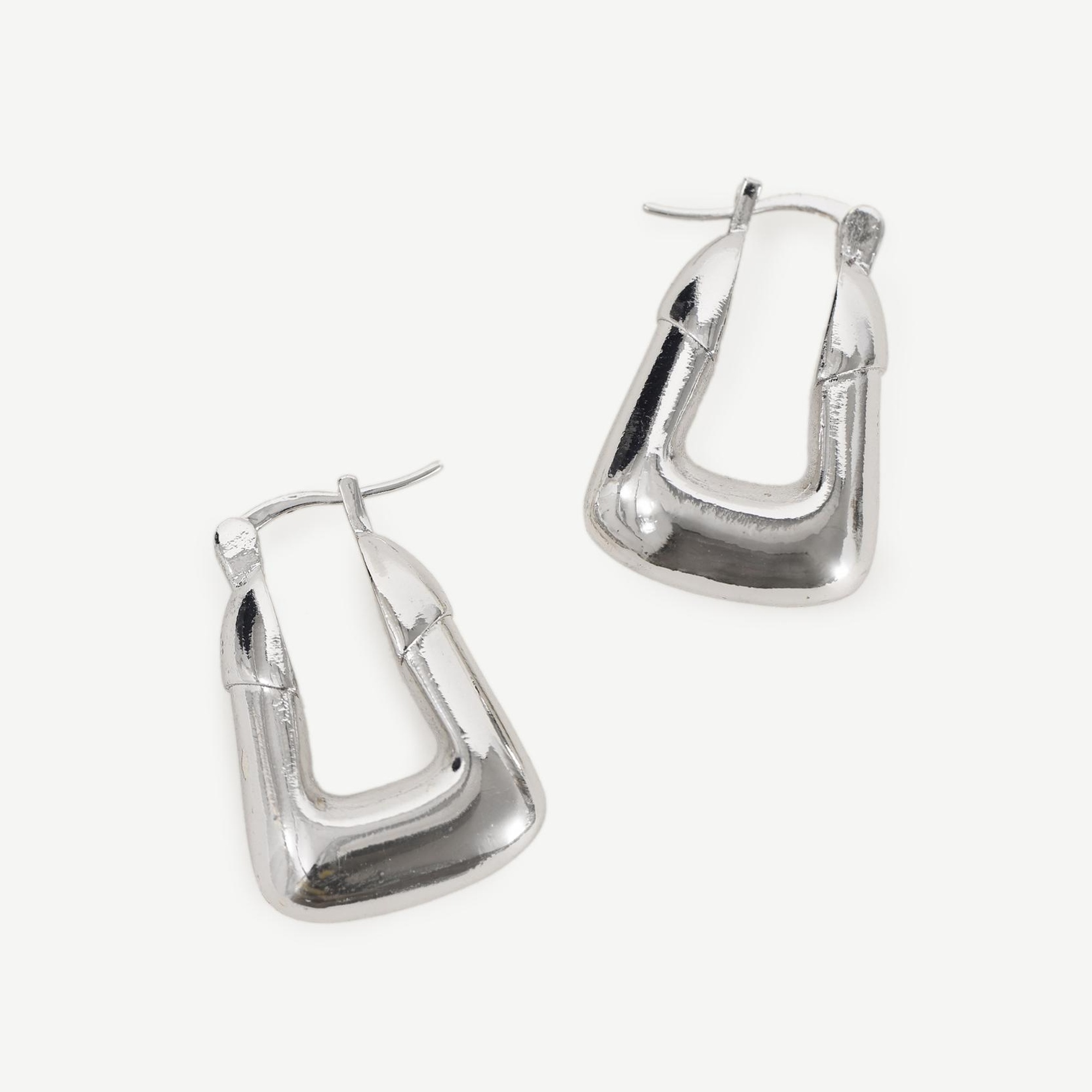 YARGICI Asimetrik Gümüş Küpe