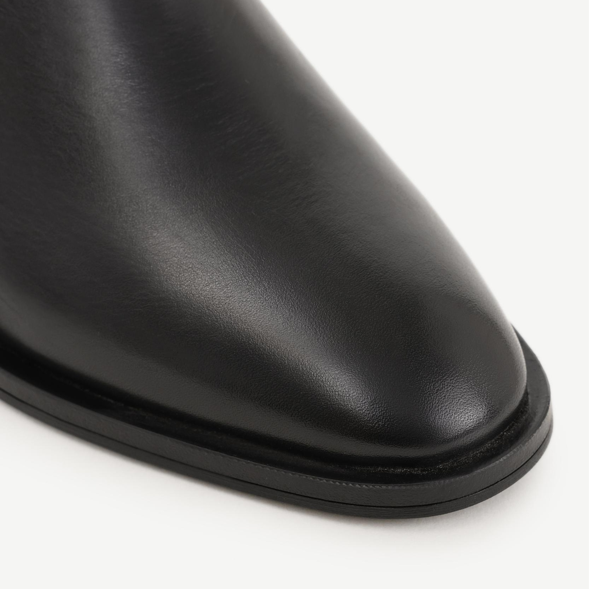 YARGICI Metal Topuk Ve Toka Detaylı Deri Bot