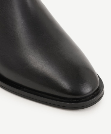  YARGICI Metal Topuk Ve Toka Detaylı Deri Bot