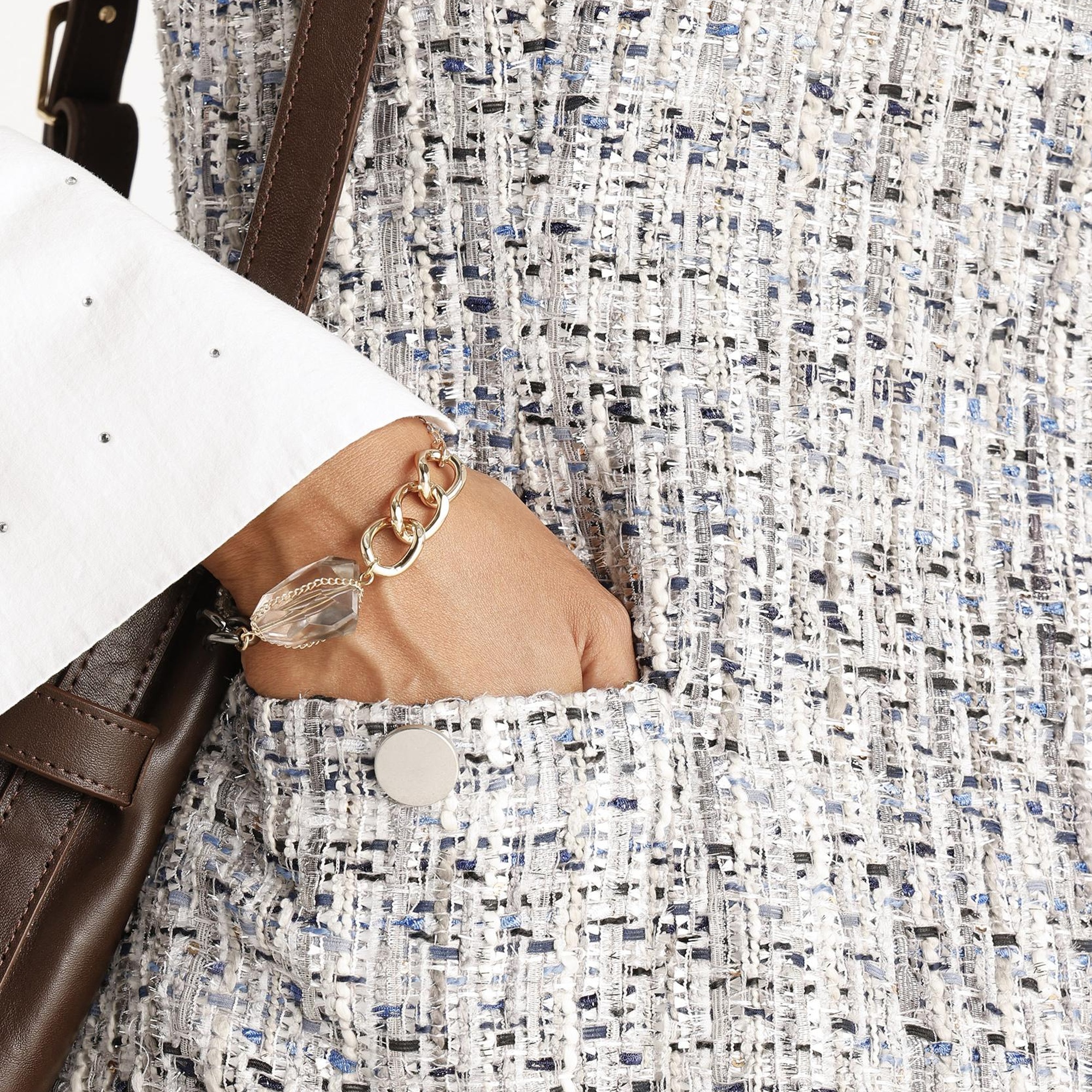 YARGICI V Yakalı Kolsuz Mini Elbise