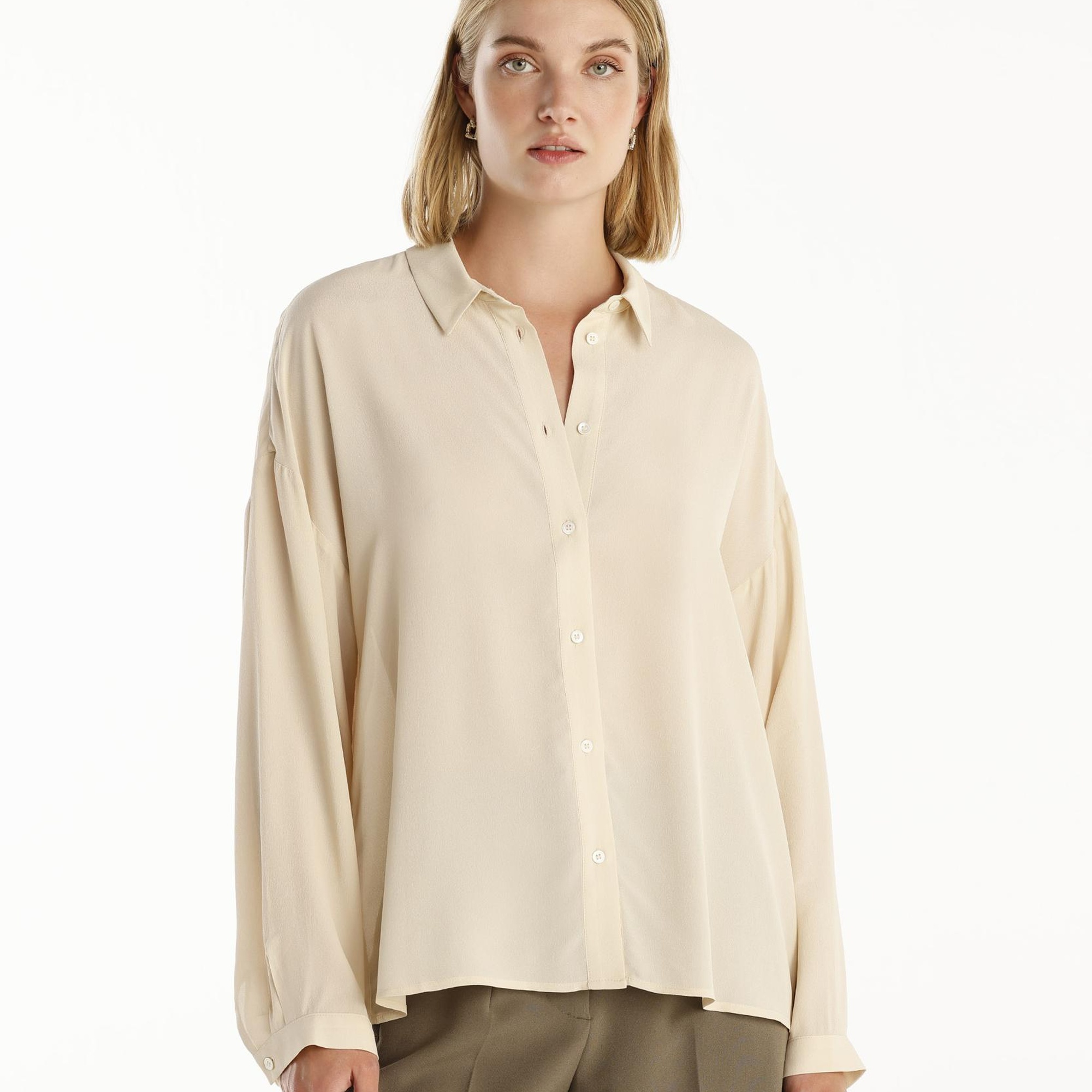 Geniş Manşetli Gömlek