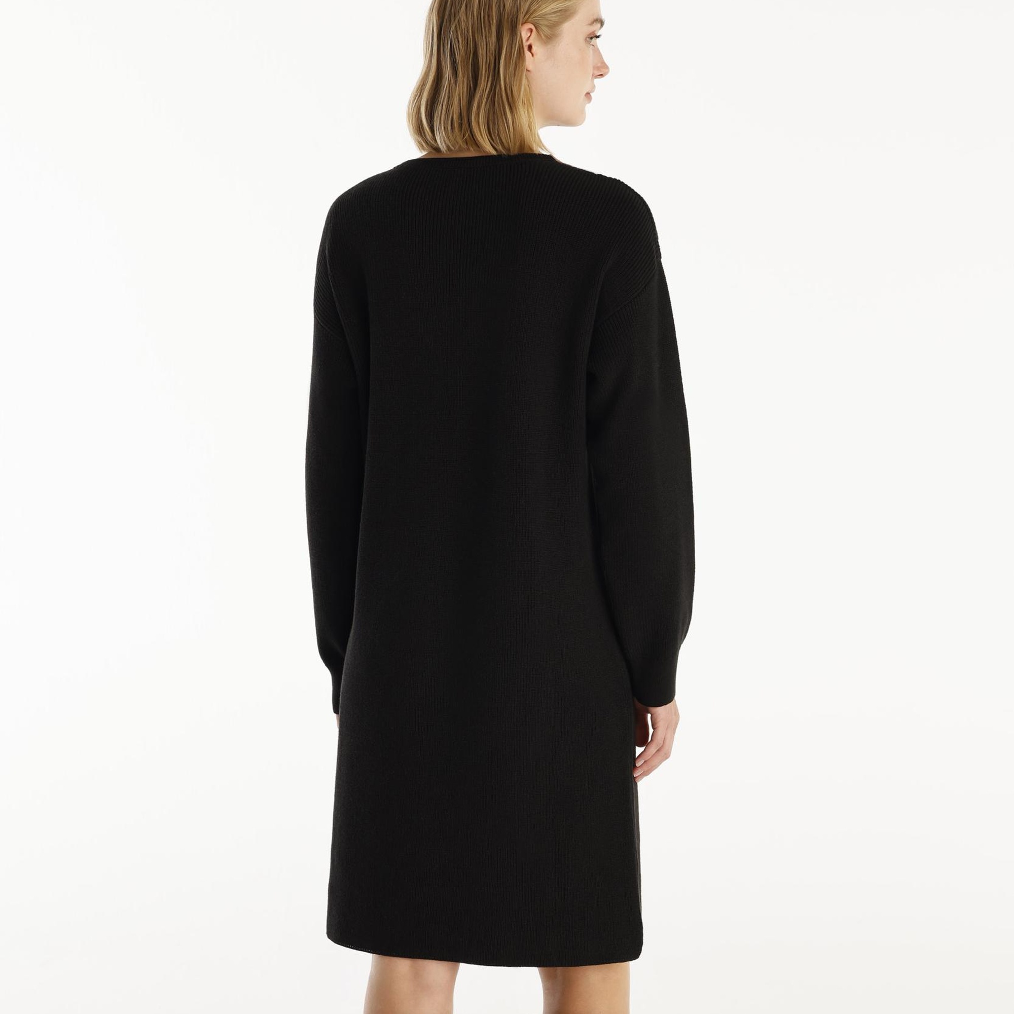 YARGICI V-Yakalı Triko Elbise