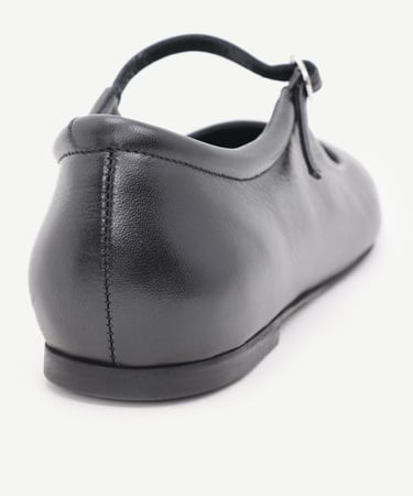  YARGICI Yumuşak Tabanlı Toka Detaylı Deri Babet