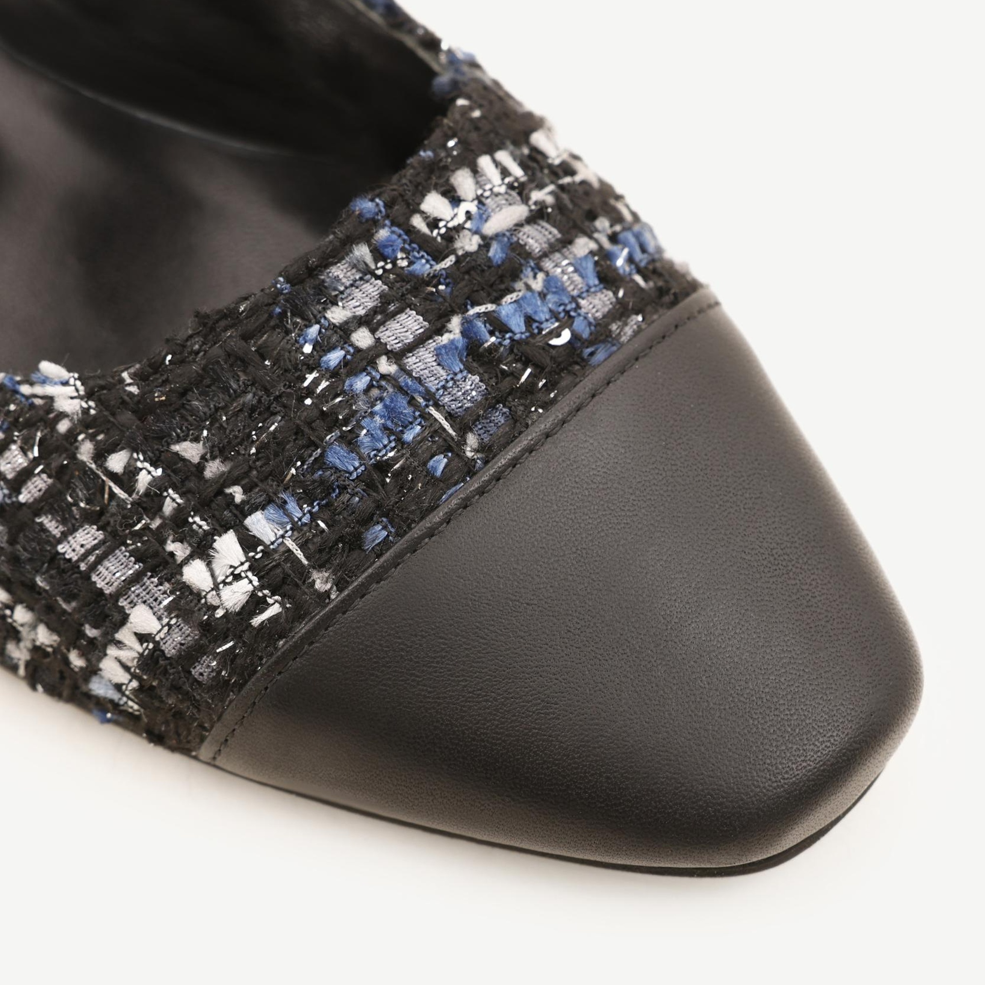 YARGICI Deri Detaylı Kumaş Babet