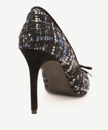  YARGICI Fiyonk Detaylı İnce Topuklu Ayakkabı