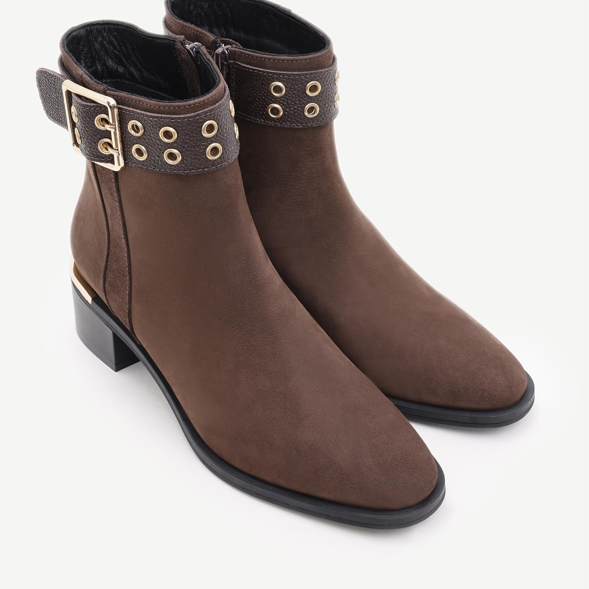 YARGICI Metal Topuk Ve Toka Detaylı Deri Bot