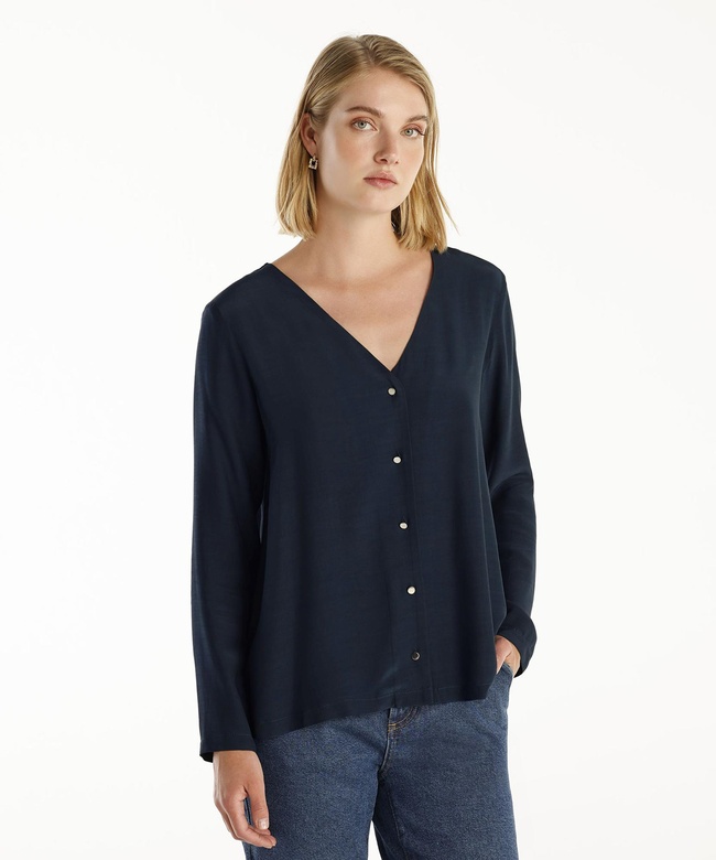  YARGICI V Yaka Gömlek