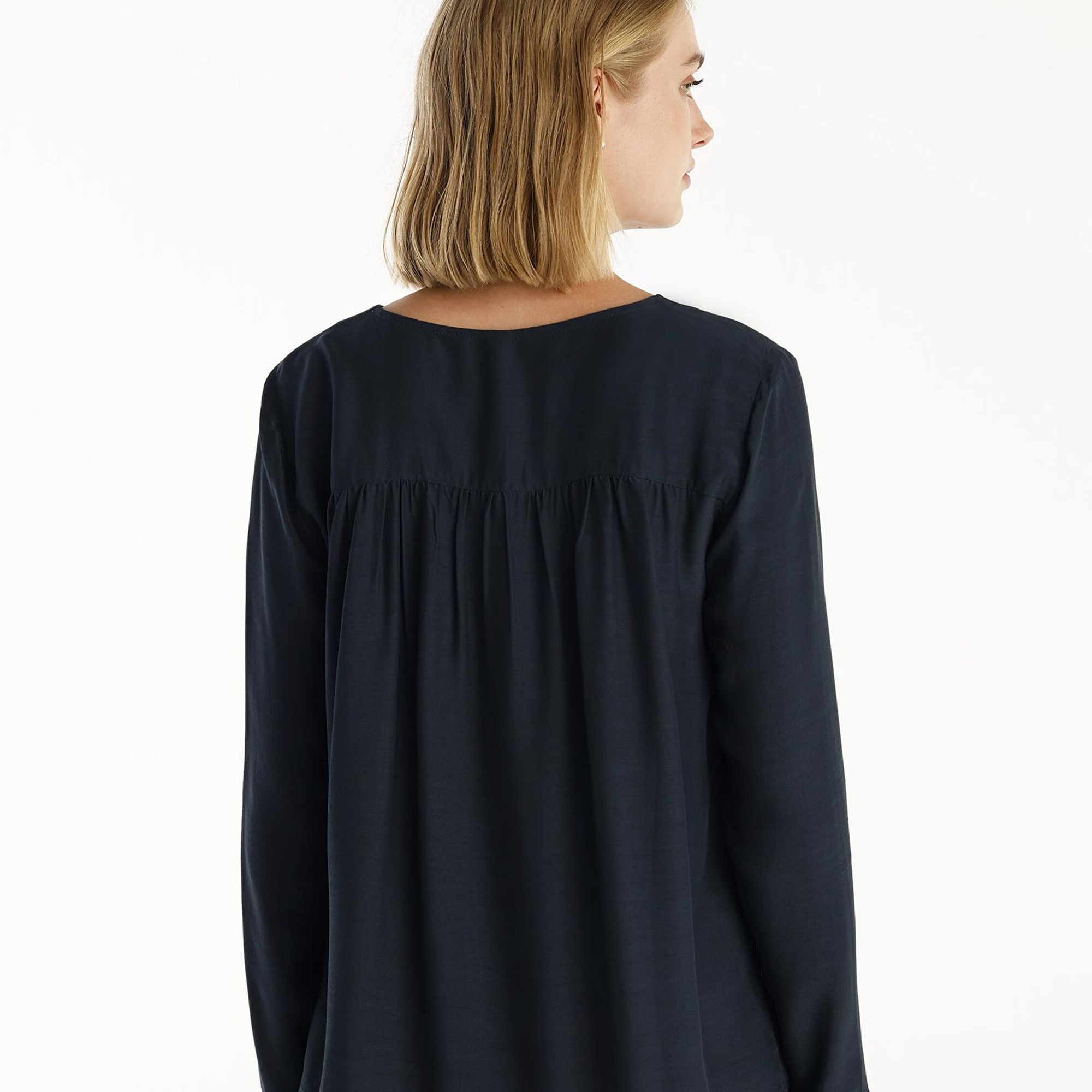 YARGICI V Yaka Gömlek