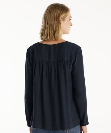  YARGICI V Yaka Gömlek