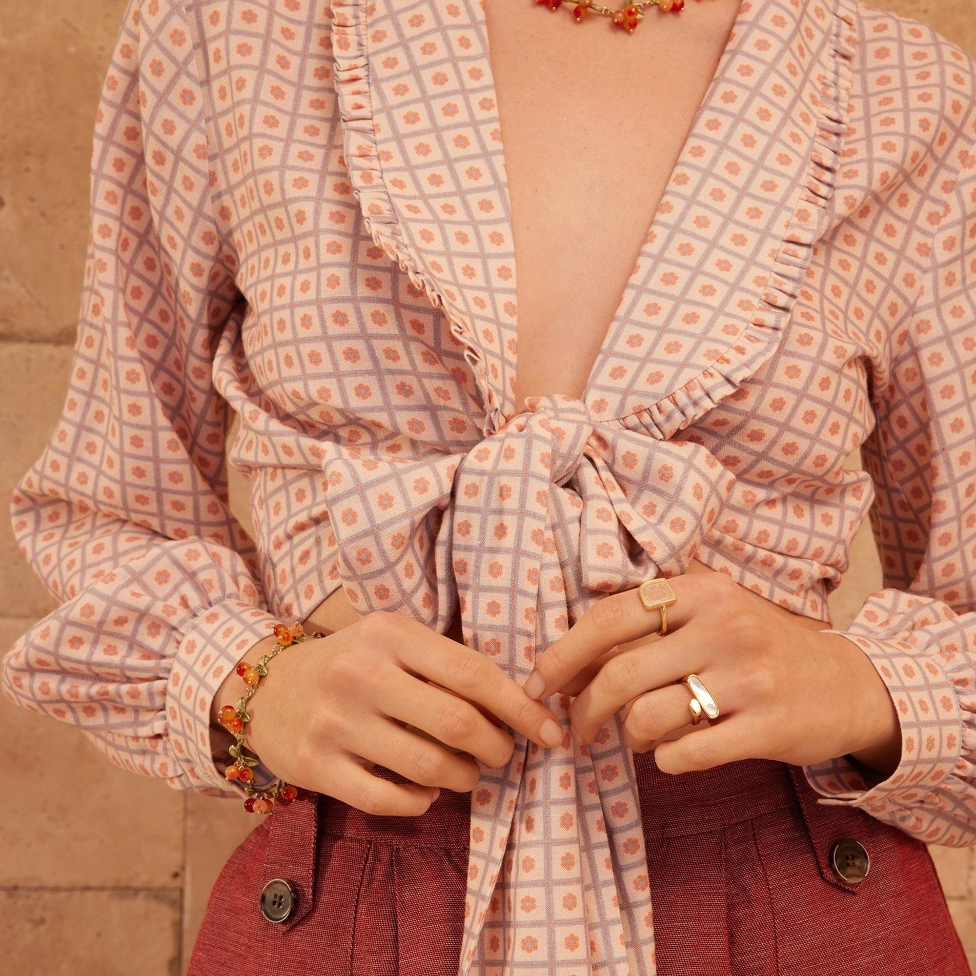 YARGICI Ön Beden Detaylı Bluz