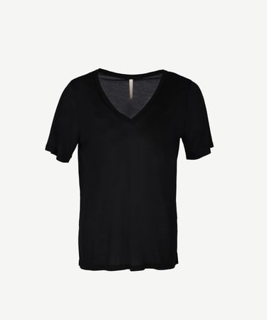  YARGICI V Yaka T-Shırt