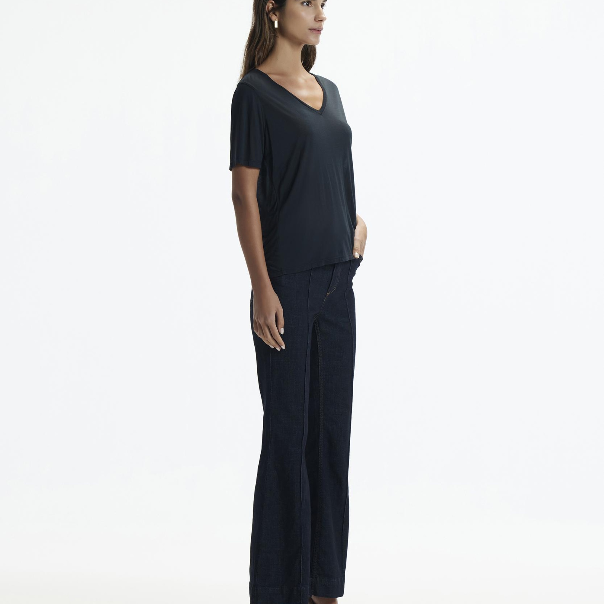 YARGICI V Yaka T-Shırt