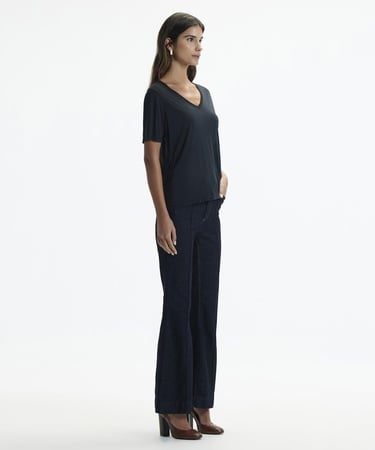  YARGICI V Yaka T-Shırt