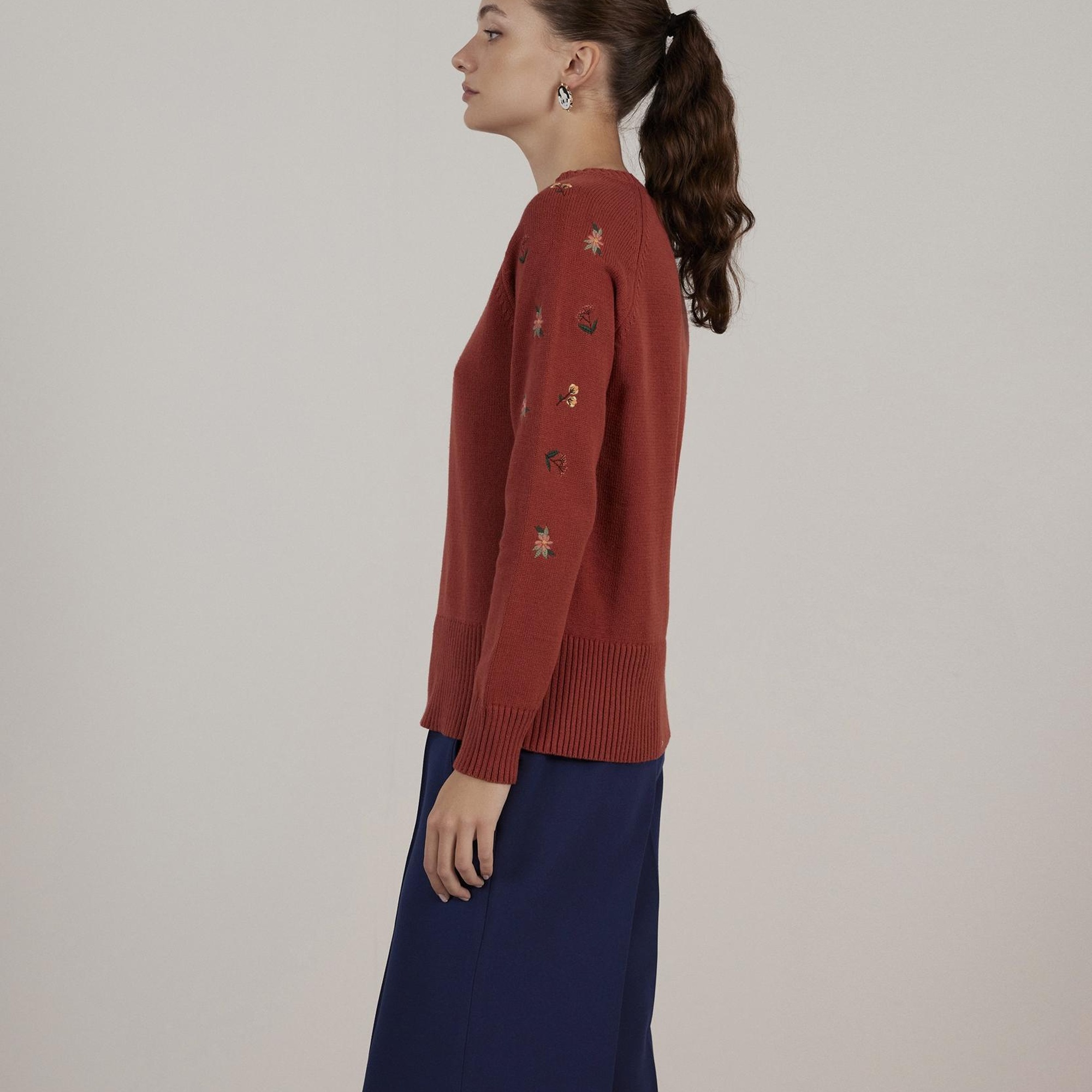 YARGICI Nakış Detaylı Triko