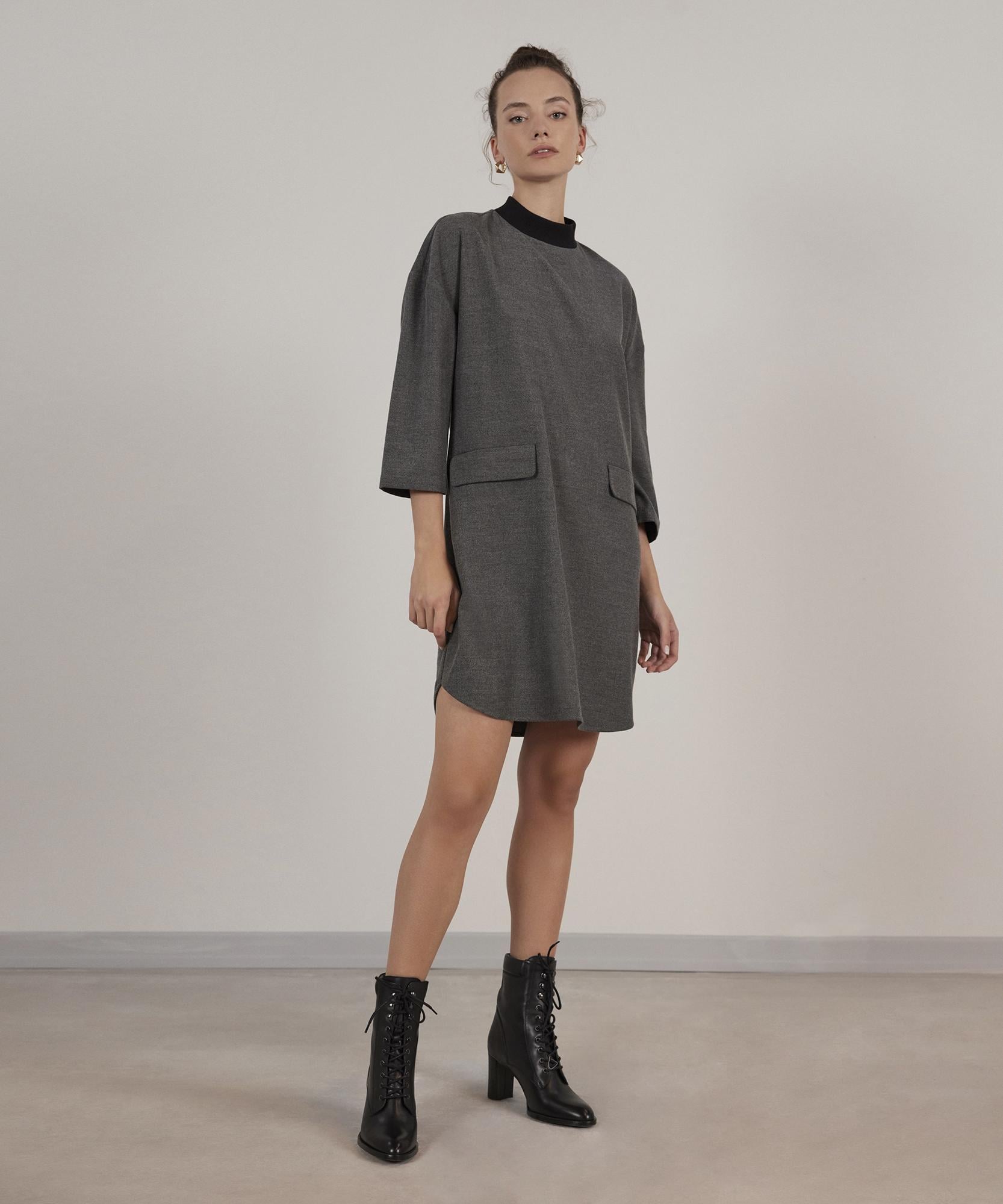  YARGICI Dik Yakalı Elbise