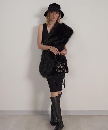  YARGICI V Yaka Seamless Kolsuz Elbise