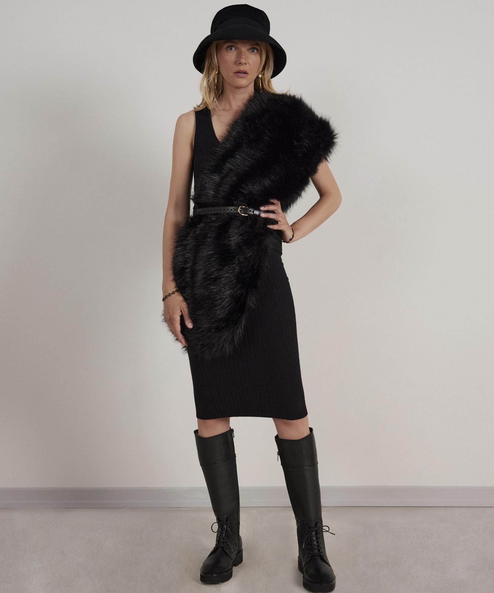  YARGICI V Yaka Seamless Kolsuz Elbise