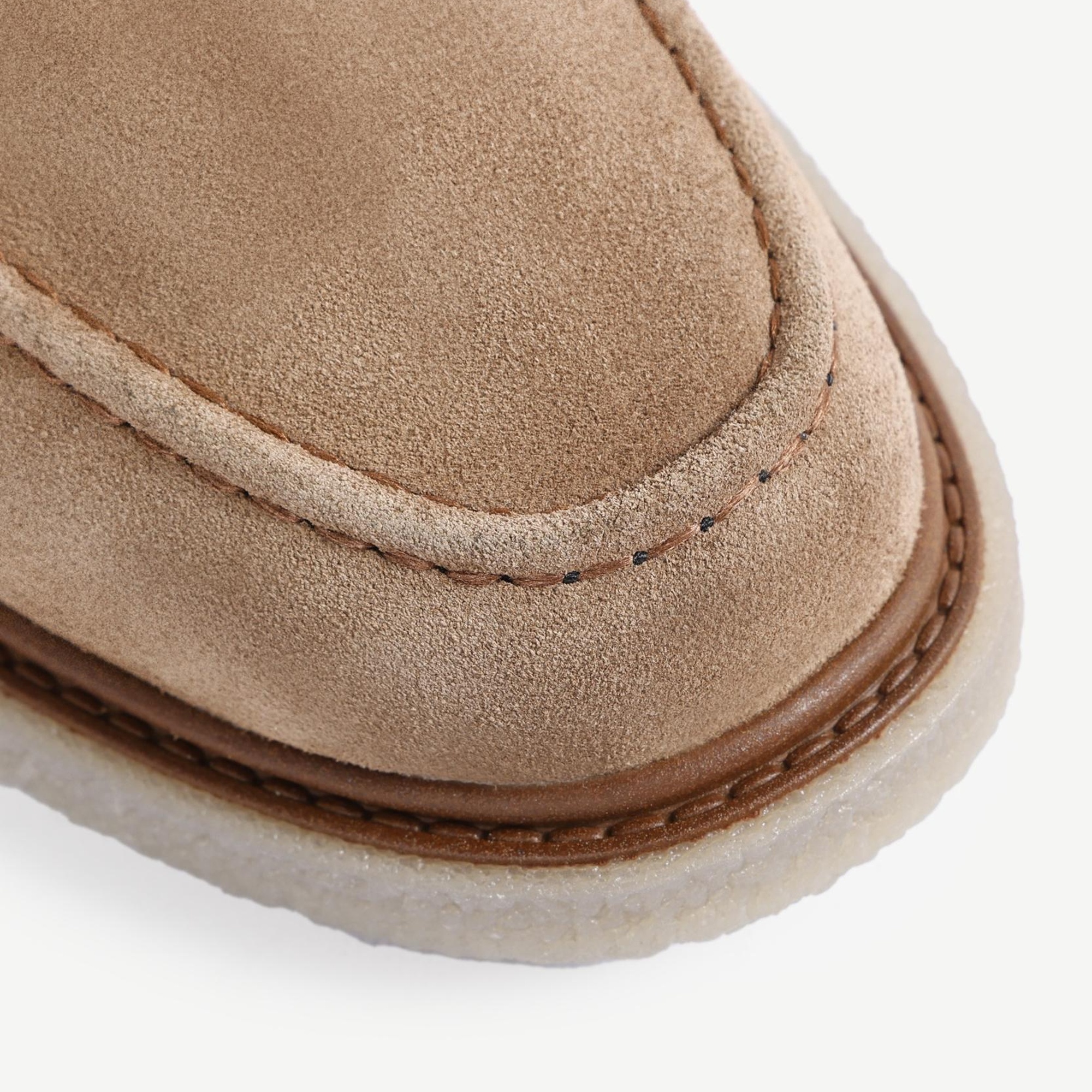 YARGICI Retro Görünümlü Lastikli Bot