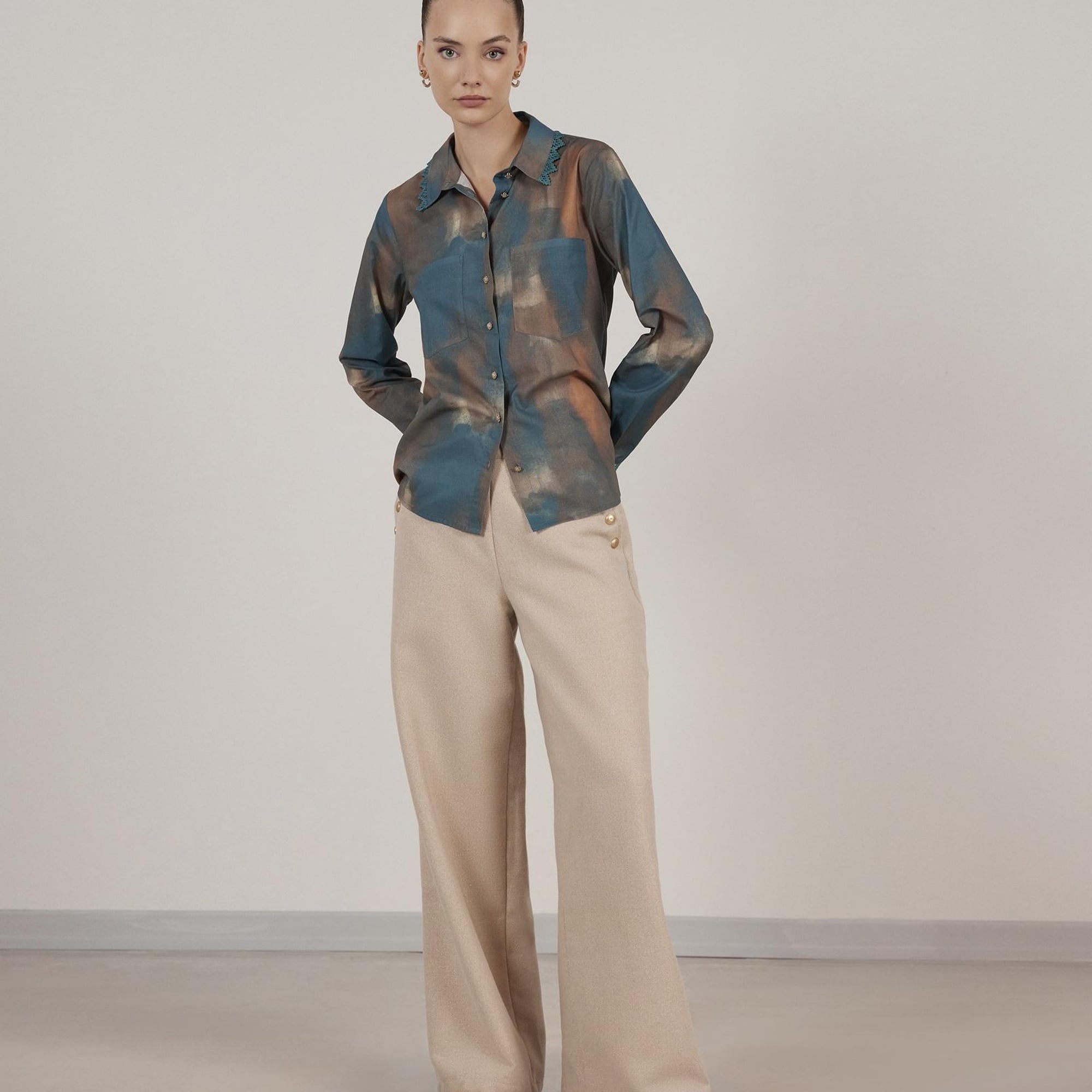 Dantel Detaylı Gömlek