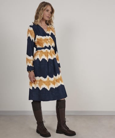  YARGICI V Yaka Elbise