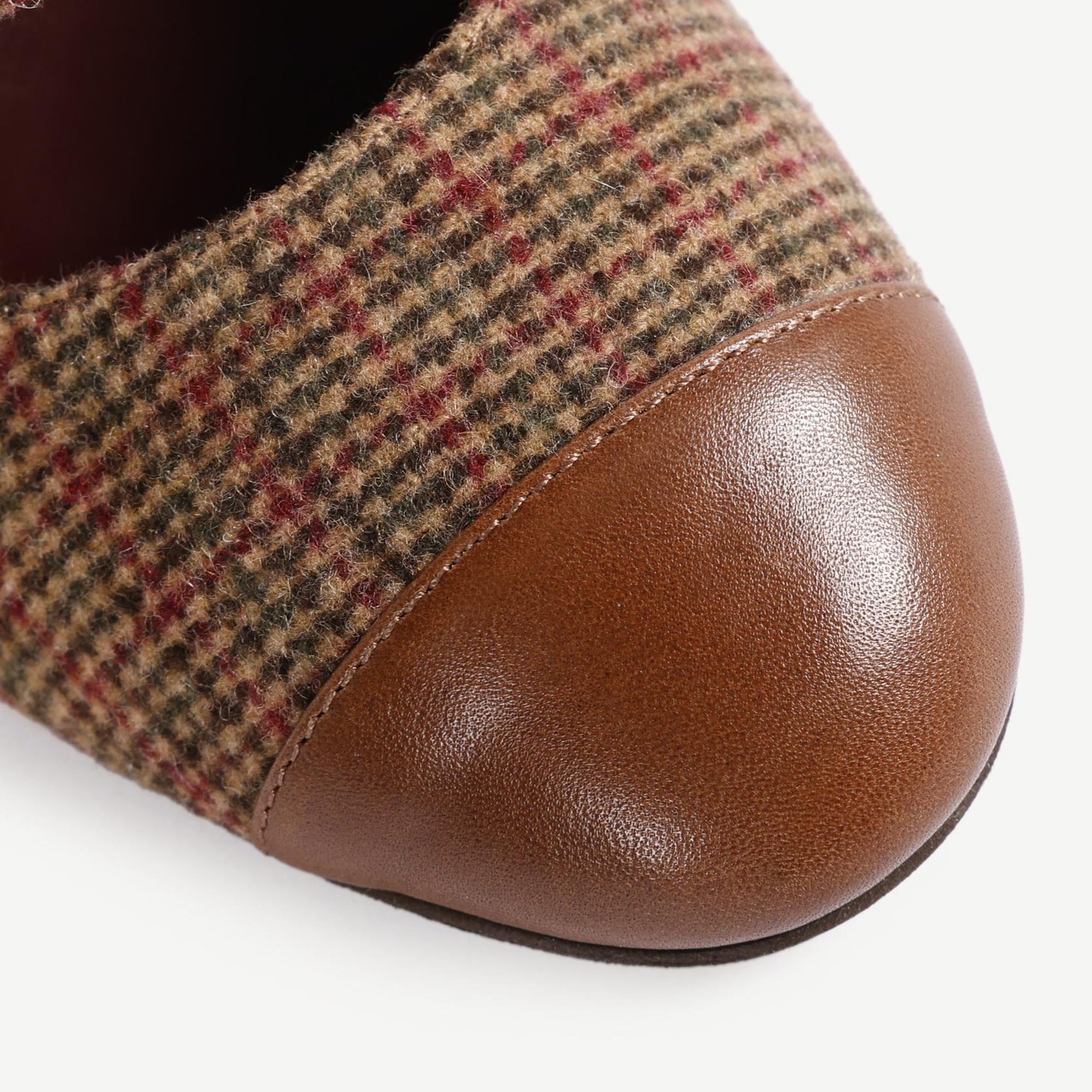 YARGICI Retro Düğmeli Topuklu Kumaş Ayakkabı