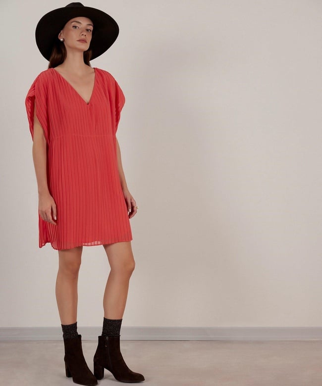  YARGICI V Yaka Elbise