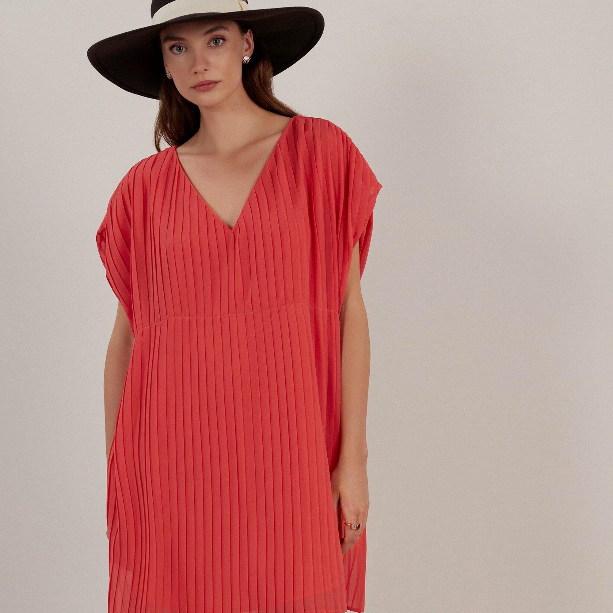 YARGICI V Yaka Elbise