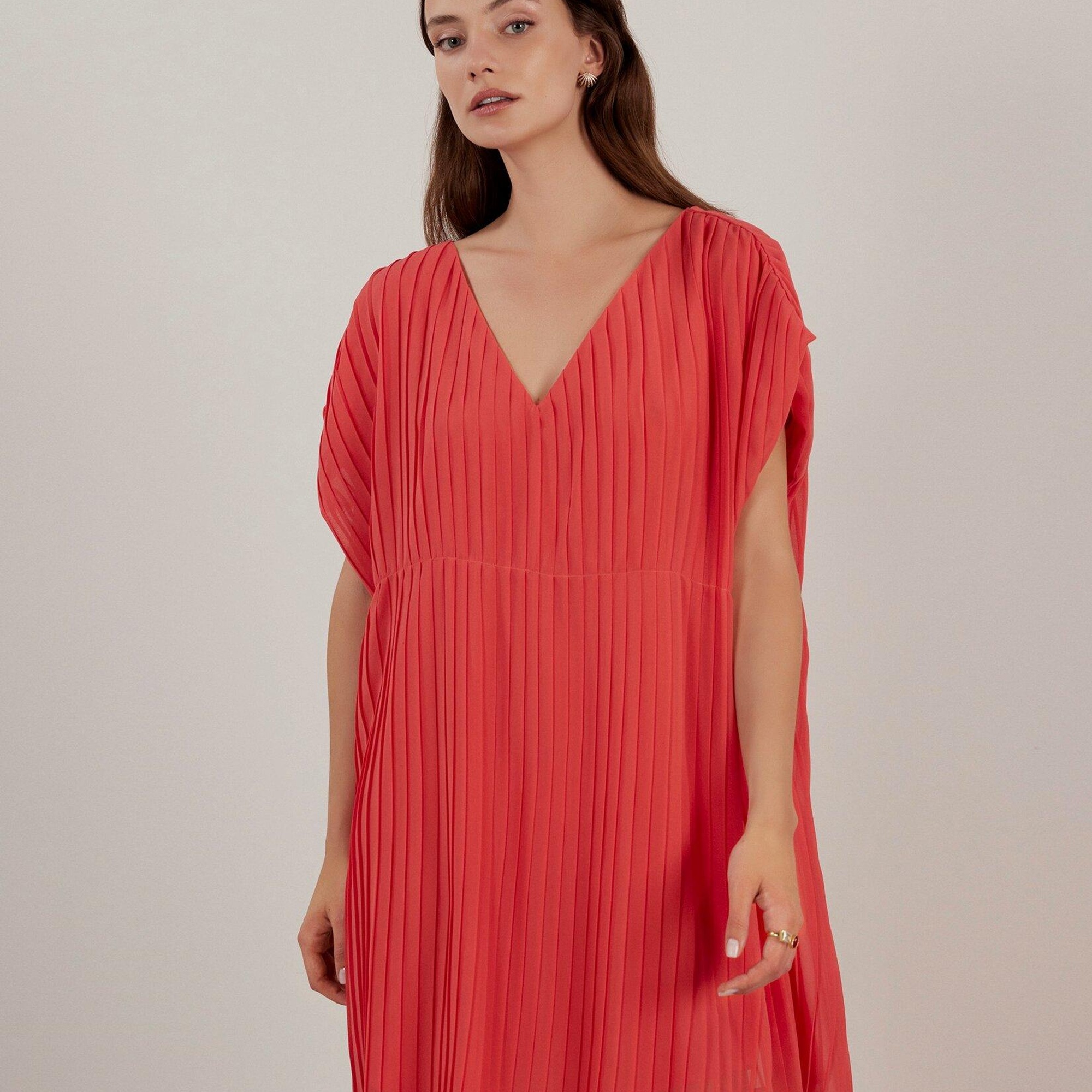 YARGICI V Yaka Elbise