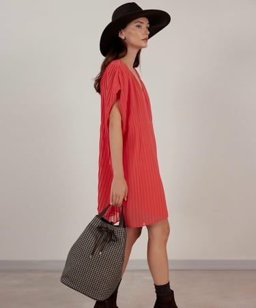  YARGICI V Yaka Elbise