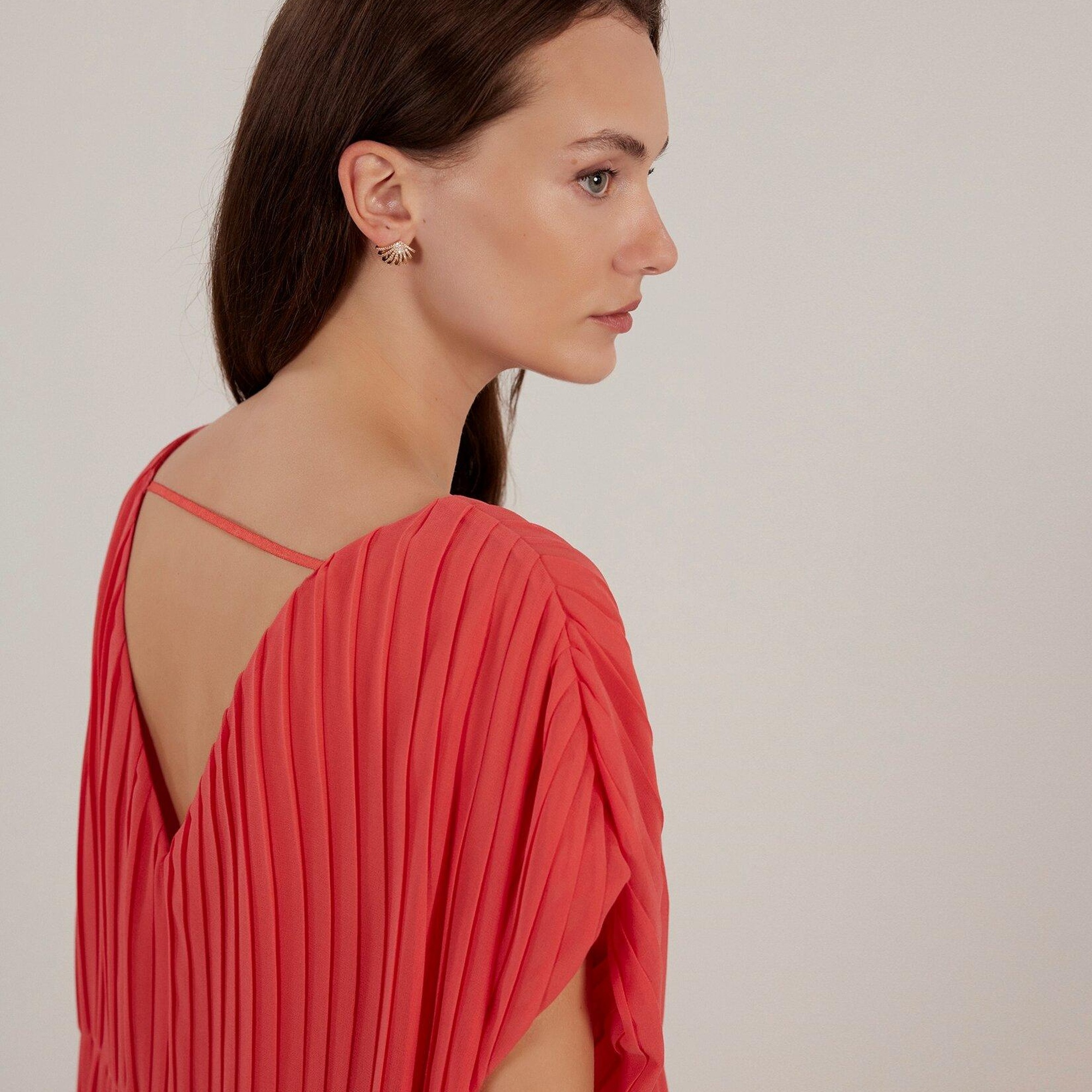 YARGICI V Yaka Elbise