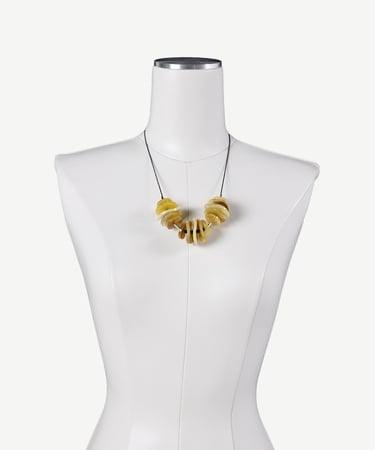  YARGICI Deri Saplı Yuvarlak Formlu Kolye