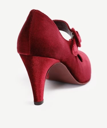  YARGICI Kadife Kumaş Tabanlı Topuklu Ayakkabı