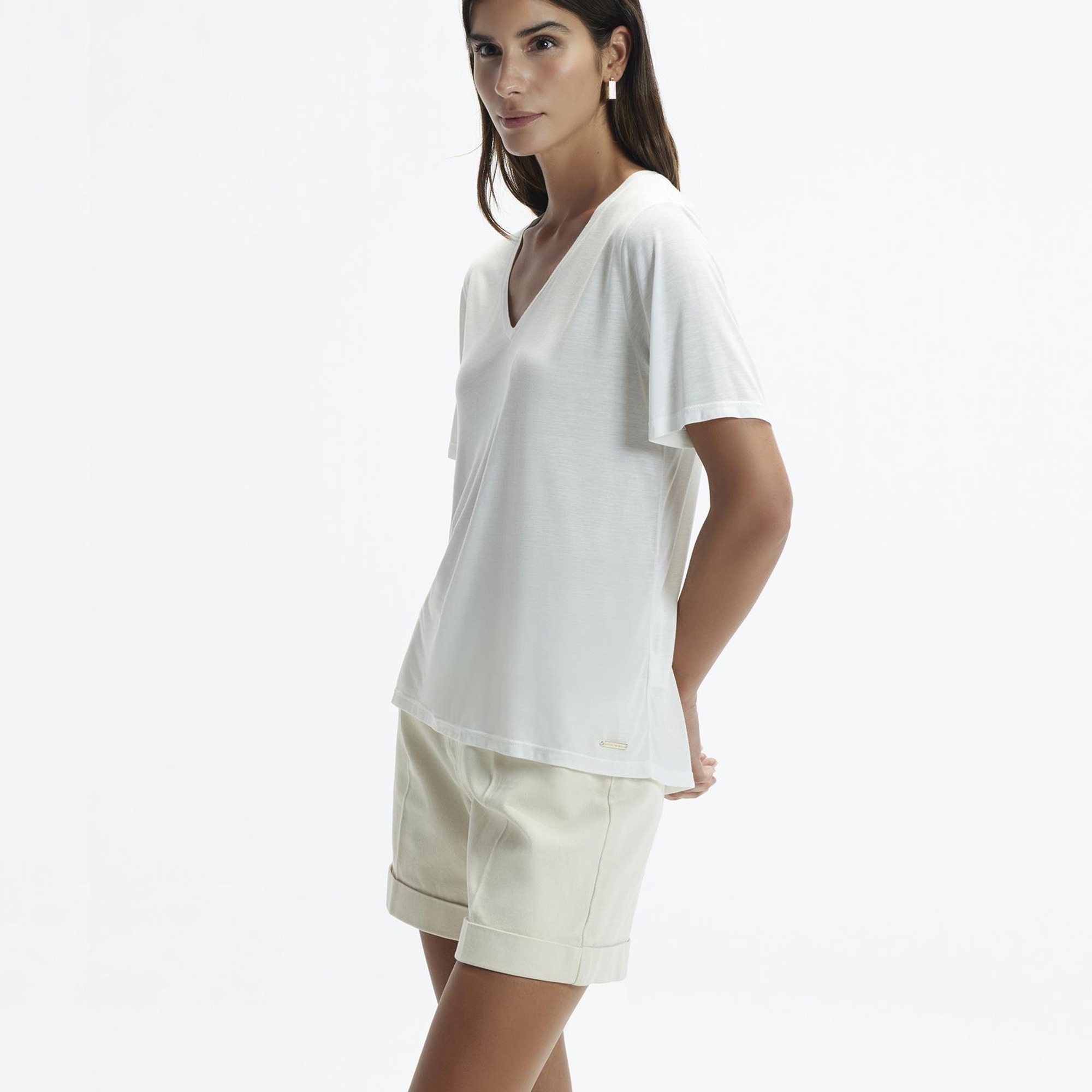 YARGICI V Yaka T-Shırt