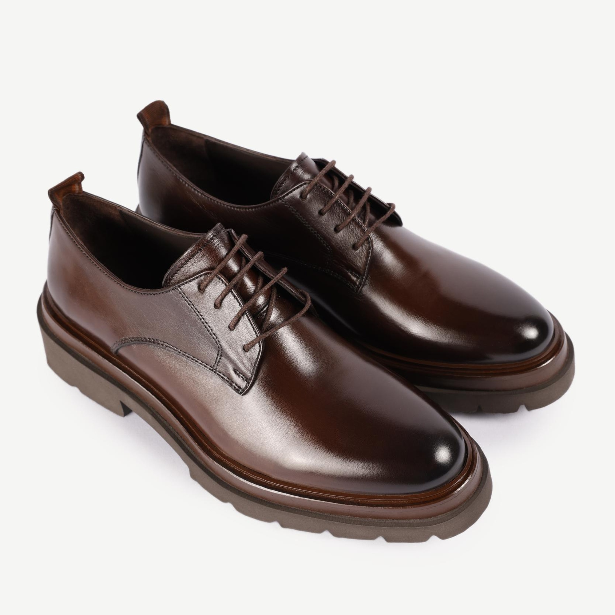 YARGICI El Boyaması Deri Bağlı Ayakkabı