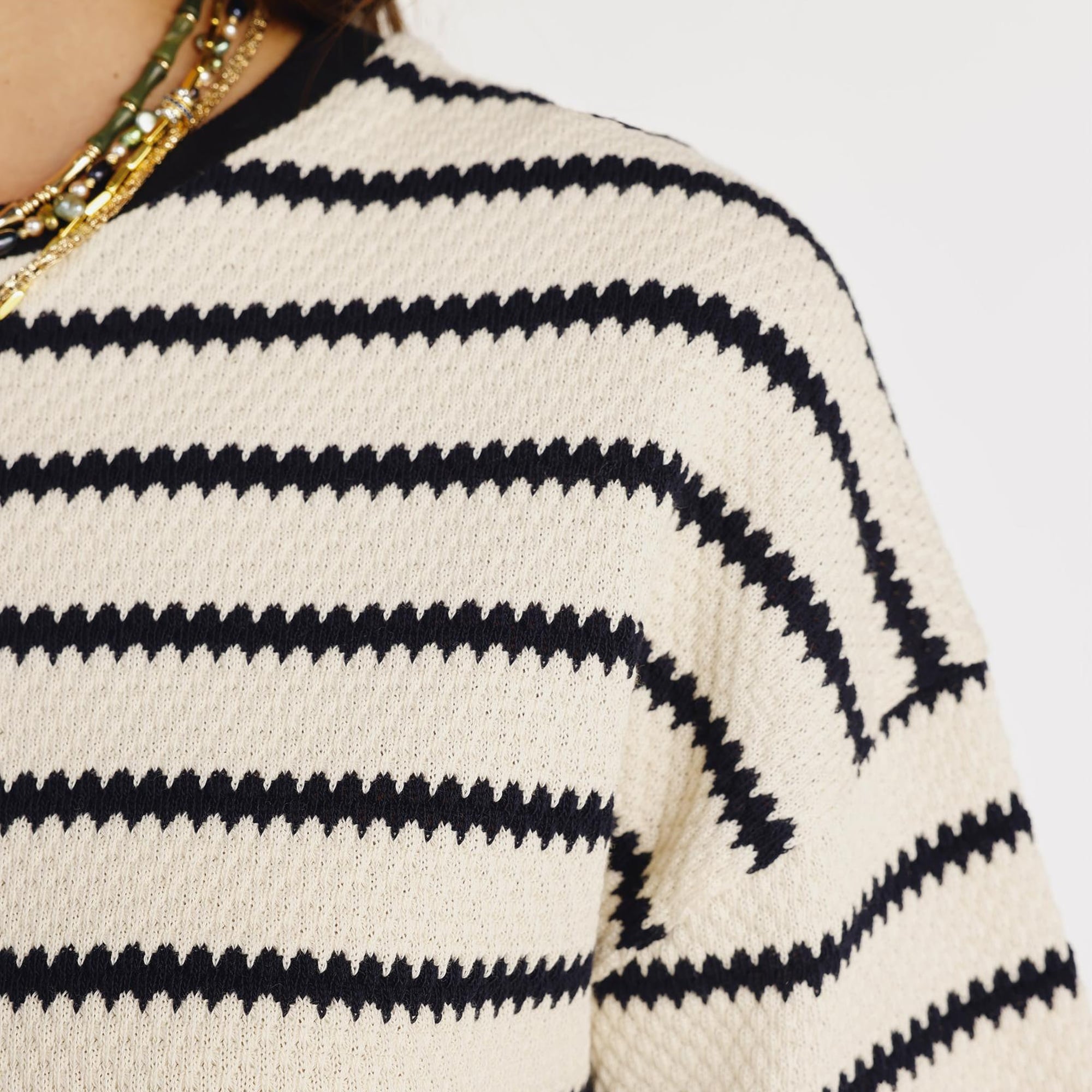 YARGICI Düşük Omuzlu T-shirt