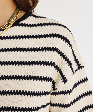  YARGICI Düşük Omuzlu T-shirt