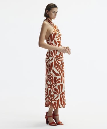  YARGICI Boyundan Bağlamalı Sırtı Açık Uzun Elbise