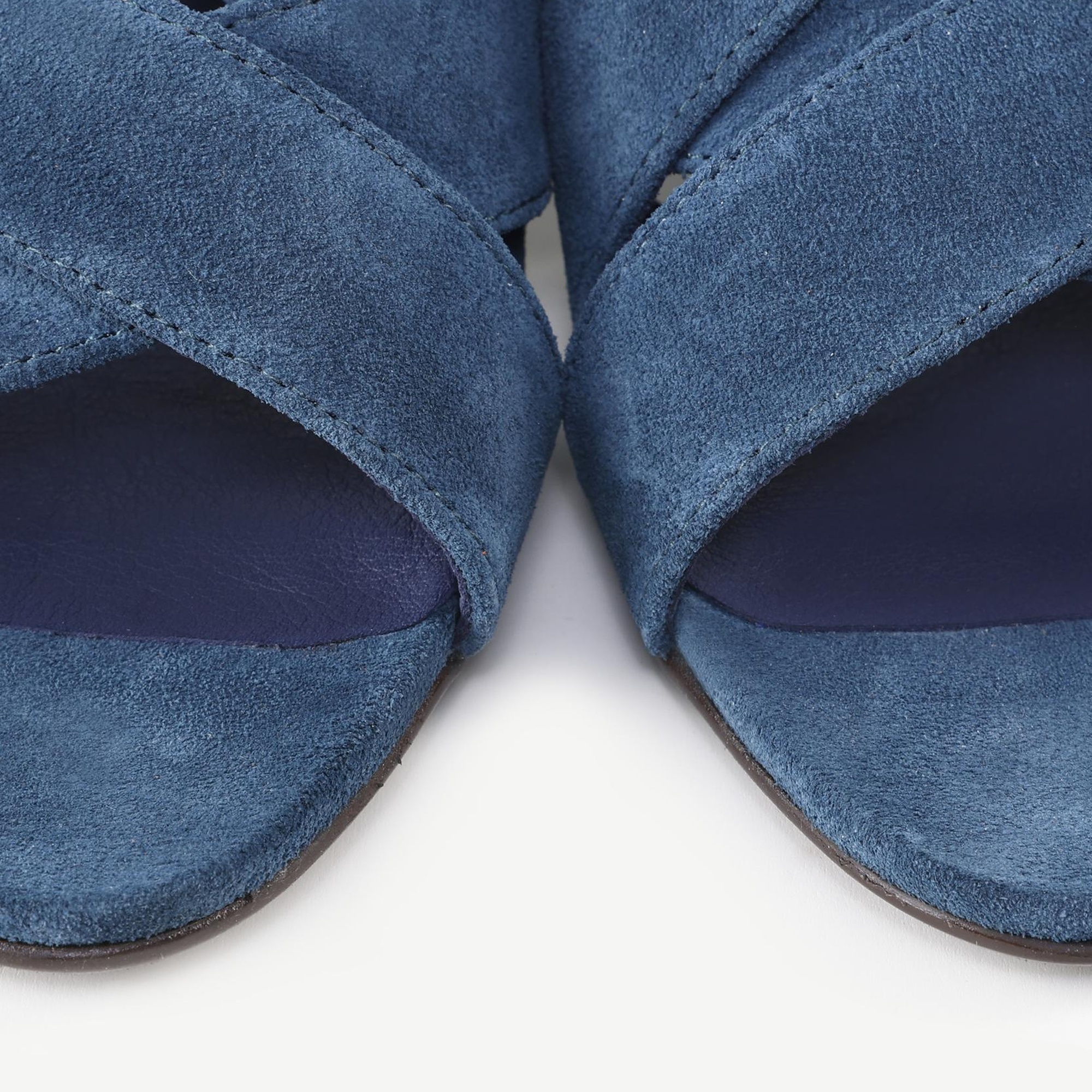 YARGICI Çapraz Bantlı Deri Topuklu Sandalet