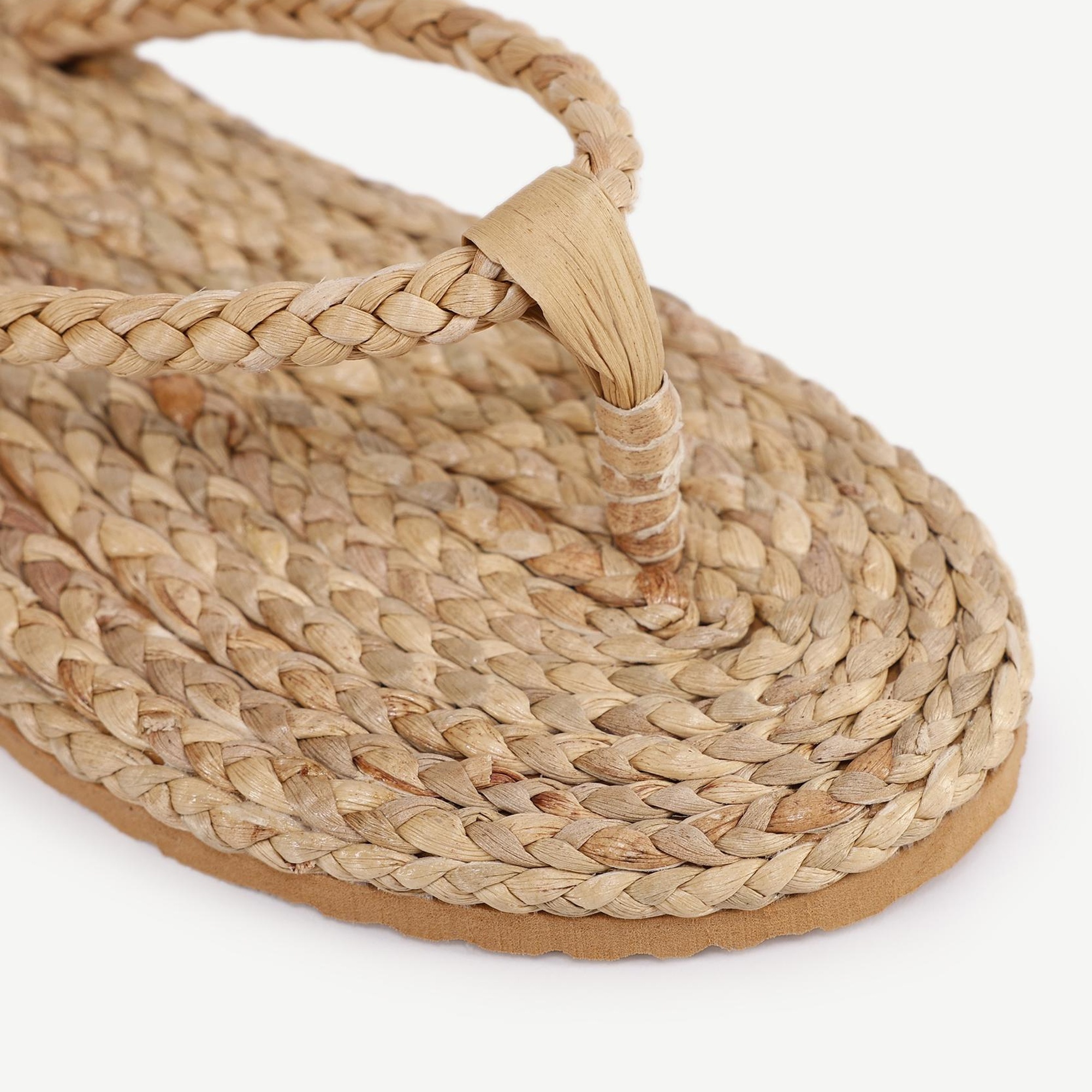 YARGICI Su Sümbülü Yaprağından Örülmüş Hasır Terlik