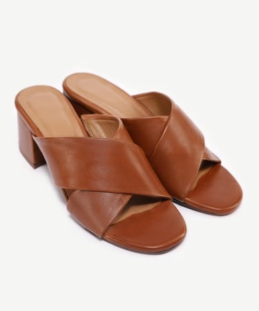  YARGICI Yumuşak Tabanlı Çapraz Deri Topuklu Terlik