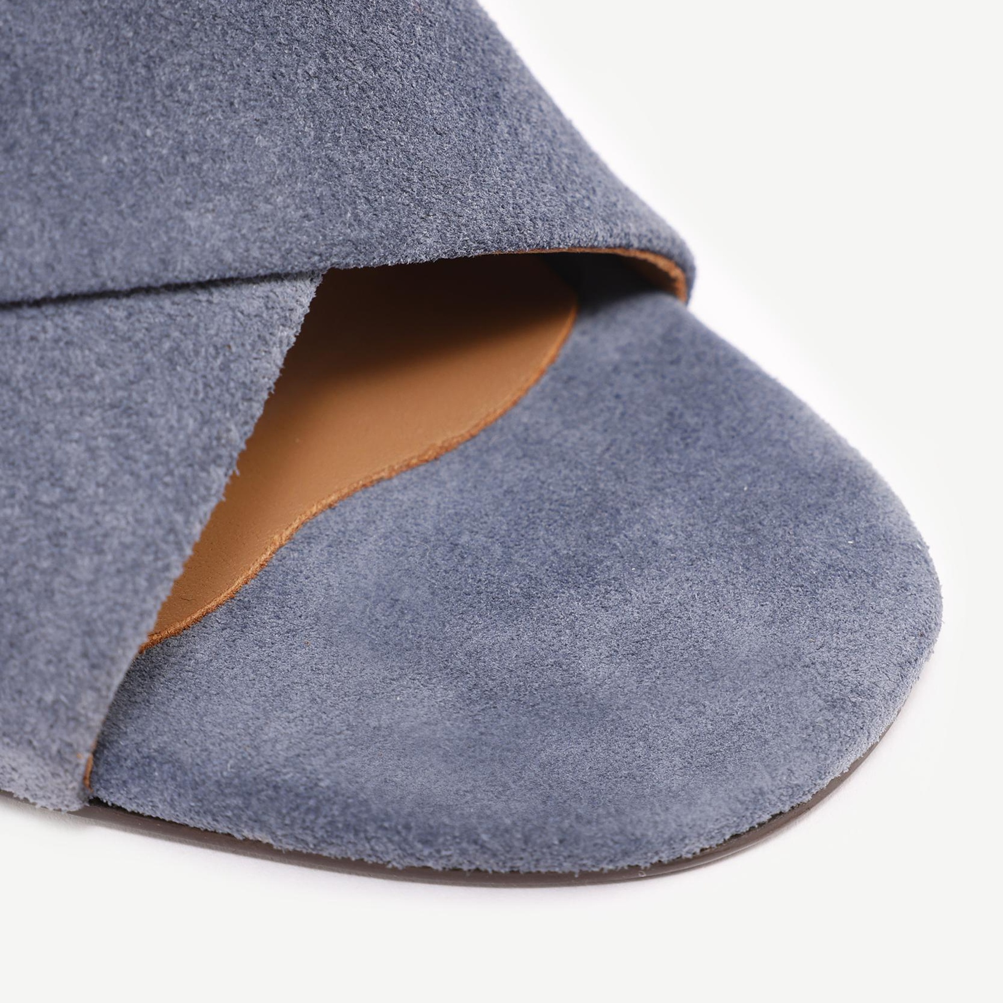 YARGICI Yumuşak Tabanlı Çapraz Deri Topuklu Terlik